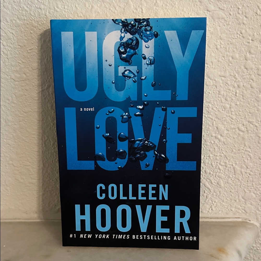 Colleen Hoover ‘Ugly Love' - Blue Edition